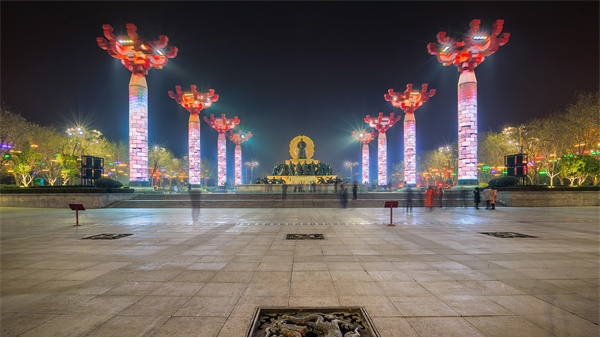 城市廣場(chǎng)亮化照明應(yīng)該如何設(shè)計(jì)？