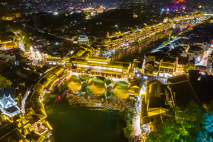 景區(qū)淡季不淡！文旅亮化工程如何創(chuàng)造夜間消費新場景